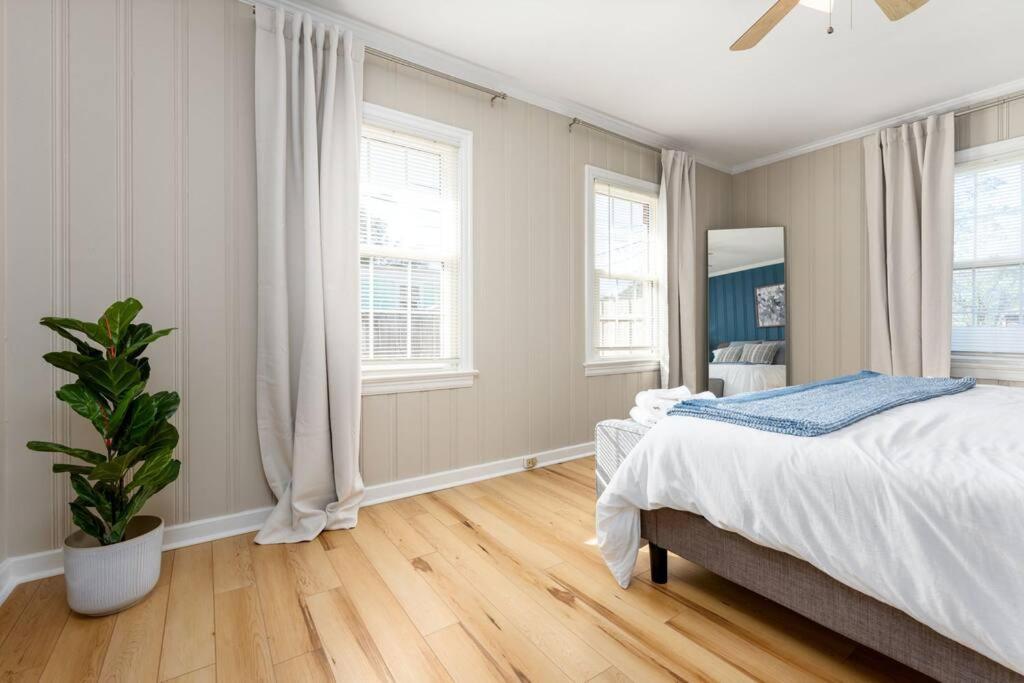 Serenity Beach House In Central Ilm W/ King Bed Wilmington Exterior photo